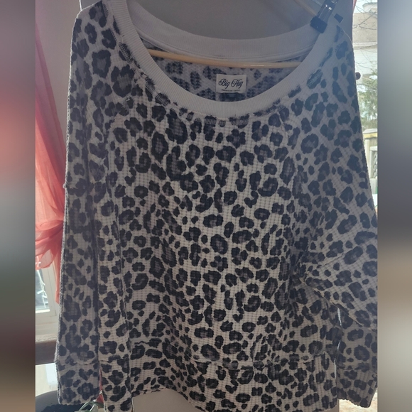 American Eagle Outfitters Tops - Big Fit Leopard Print Waffle Knit Pullover - Black & White